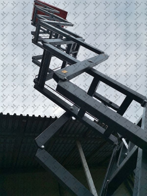 Ножничный подъемник QX-030-160 OXLIFT 16000 мм 300 кг
